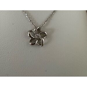 Na Haku Floating Plumeria Necklace